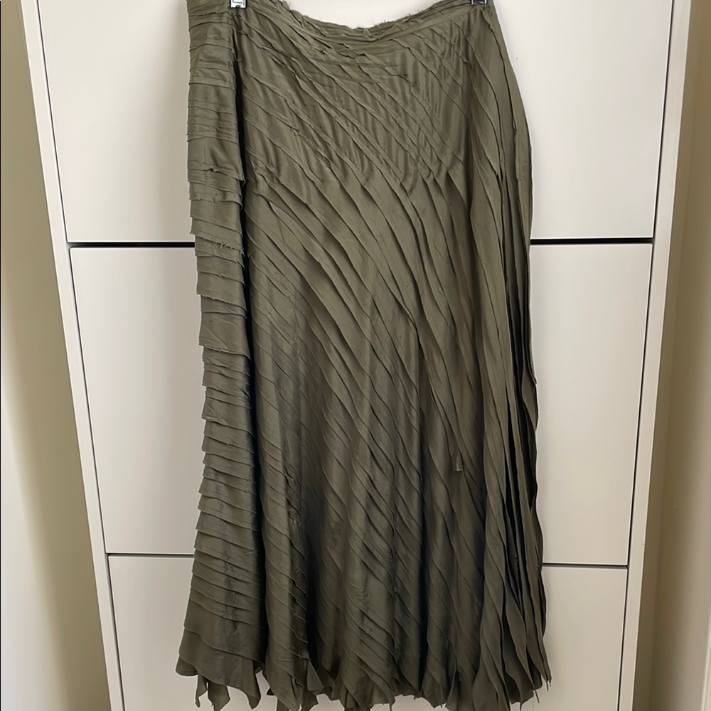 Vintage Donna Karan Silk Elegant Olive Green Pleated Skirt